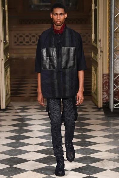 Look 17